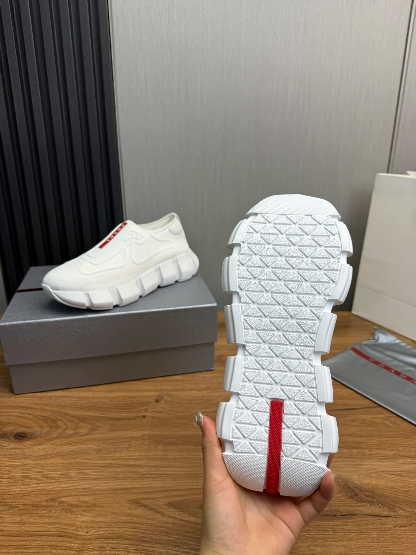 Men's shoes 💰580💰 [PRADA] Popular men's shoes shipped 👏Official website synchronized ⬆️Original fly-woven fabric + cowhide lining, 1⃣️:1⃣️reproduction, original sole, 38-45 (45. Customized, non-refundable)